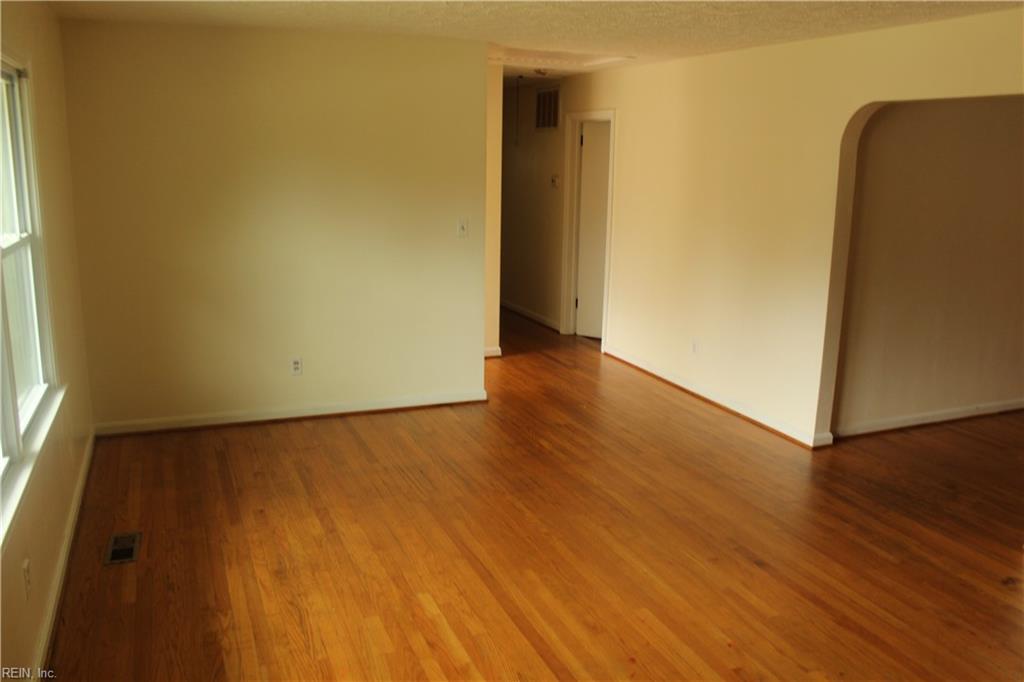 1805 Broadstreet Rd Property Photo 5
