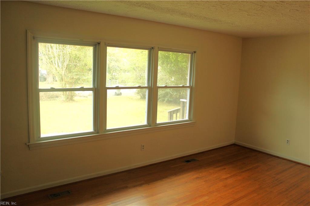 1805 Broadstreet Rd Property Photo 6