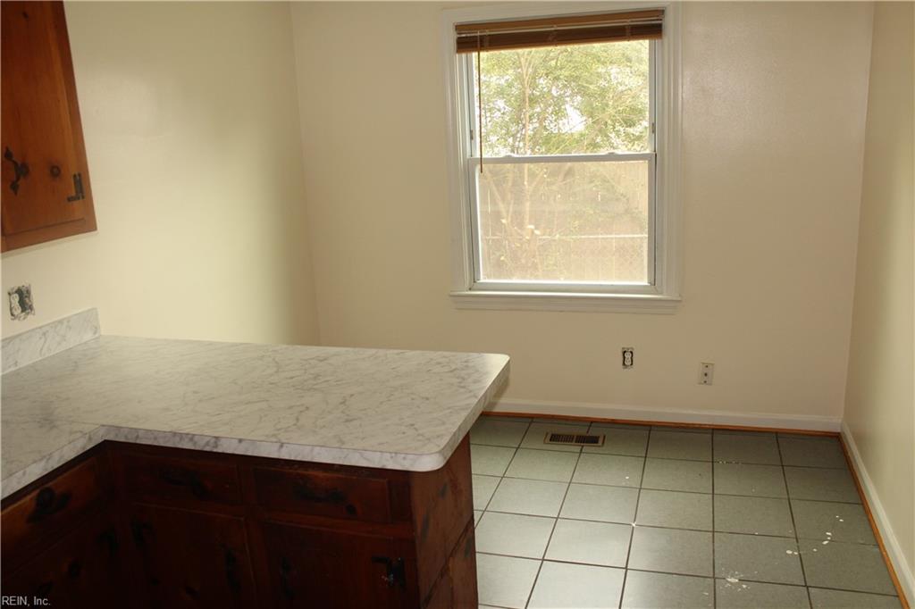 1805 Broadstreet Rd Property Photo 12