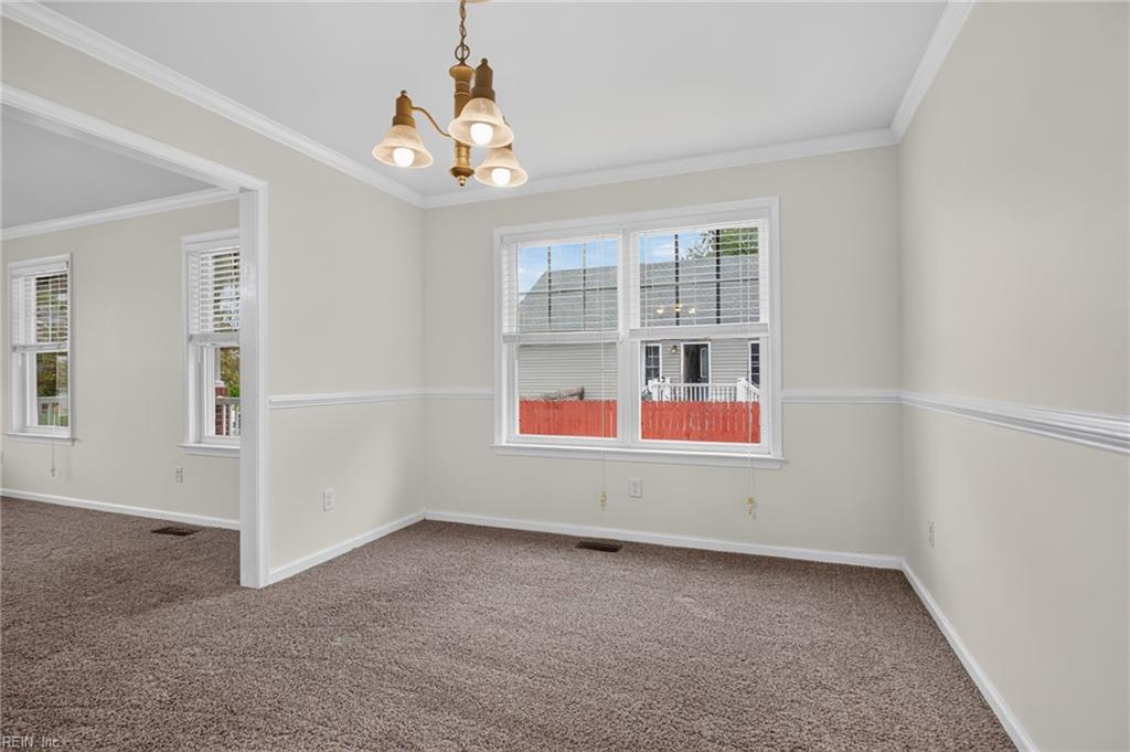 815 W Queen St Property Photo 11