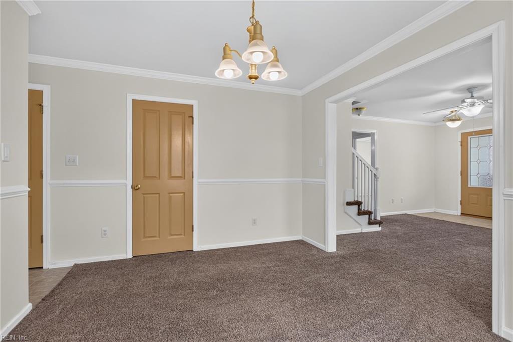 815 W Queen St Property Photo 12