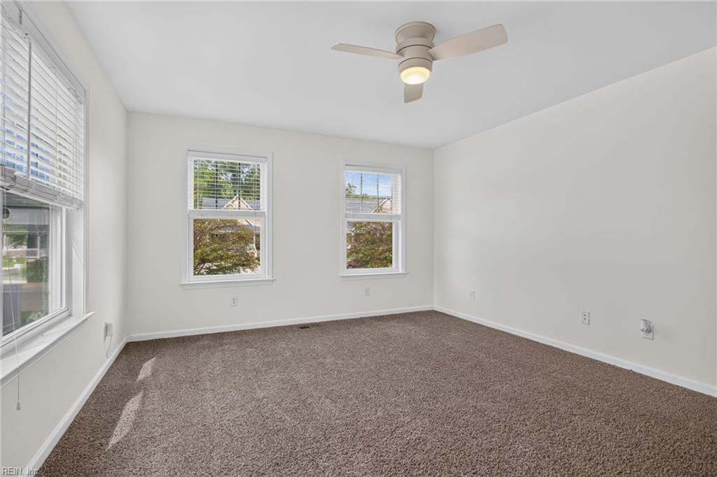 815 W Queen St Property Photo 17