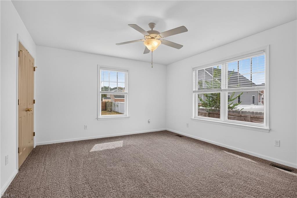 815 W Queen St Property Photo 19