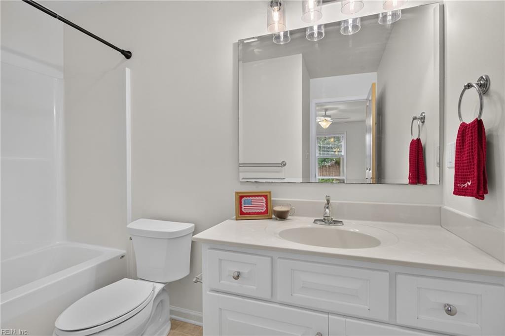 815 W Queen St Property Photo 22