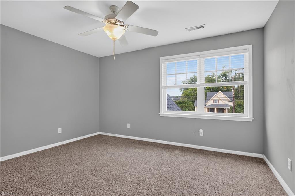 815 W Queen St Property Photo 25