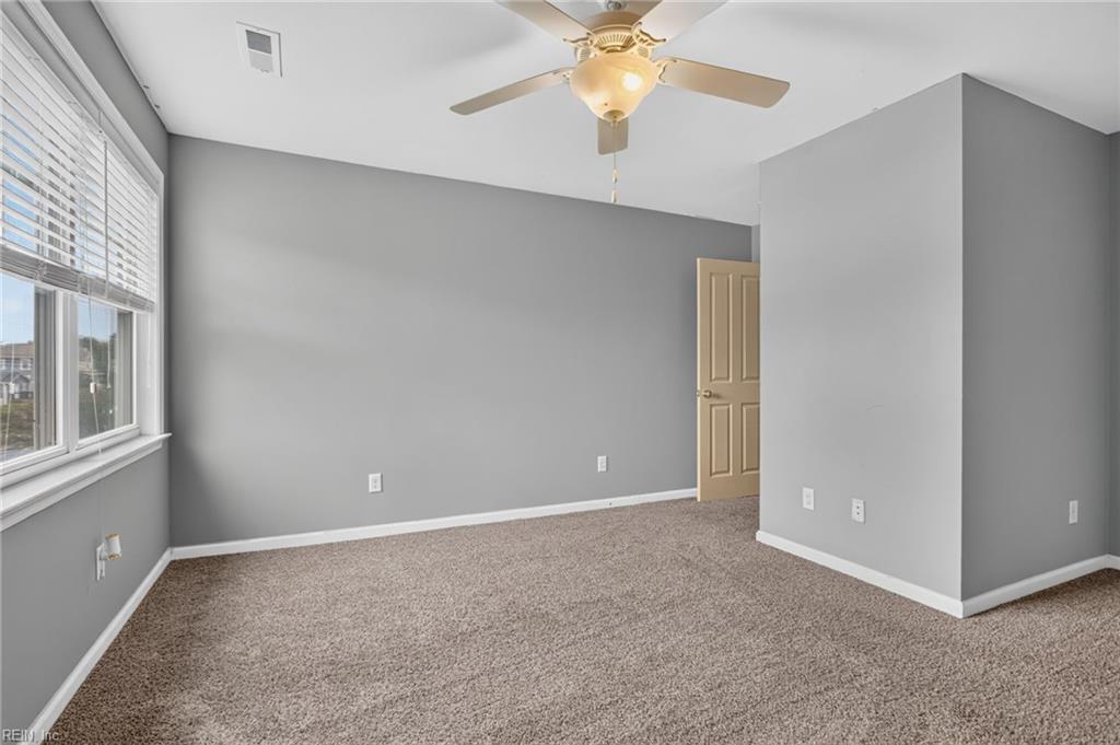 815 W Queen St Property Photo 27