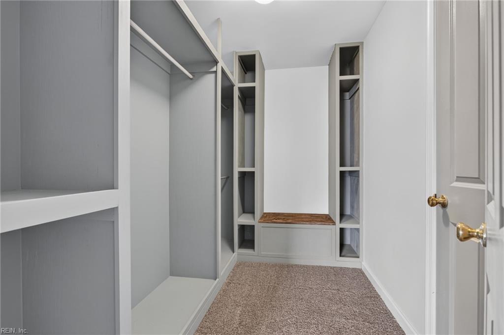 815 W Queen St Property Photo 28