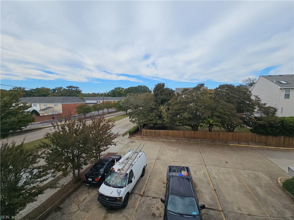 8530 Tidewater Dr Dr Property Photo 6
