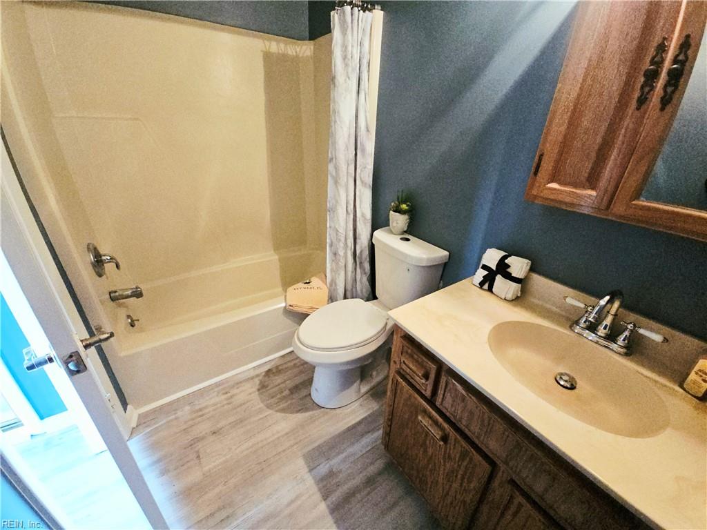 8530 Tidewater Dr Dr Property Photo 22
