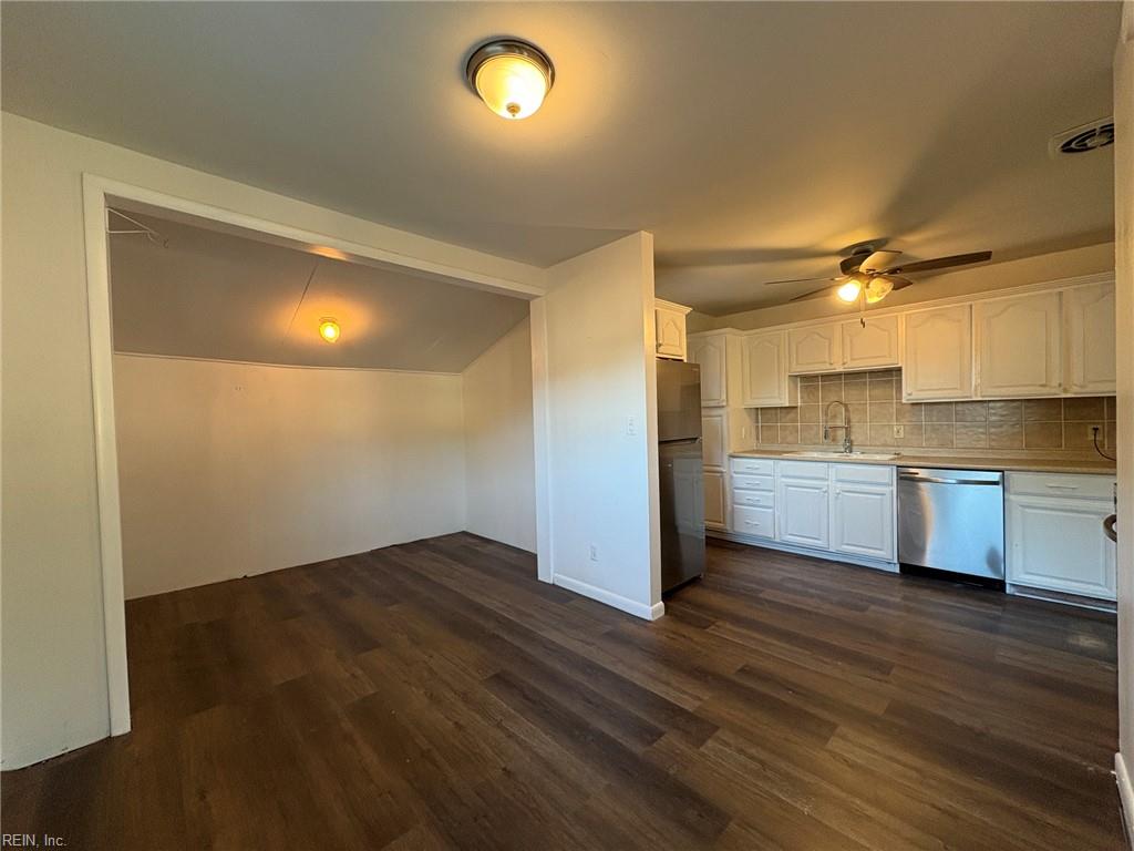 107 Carver Pl Property Photo 3