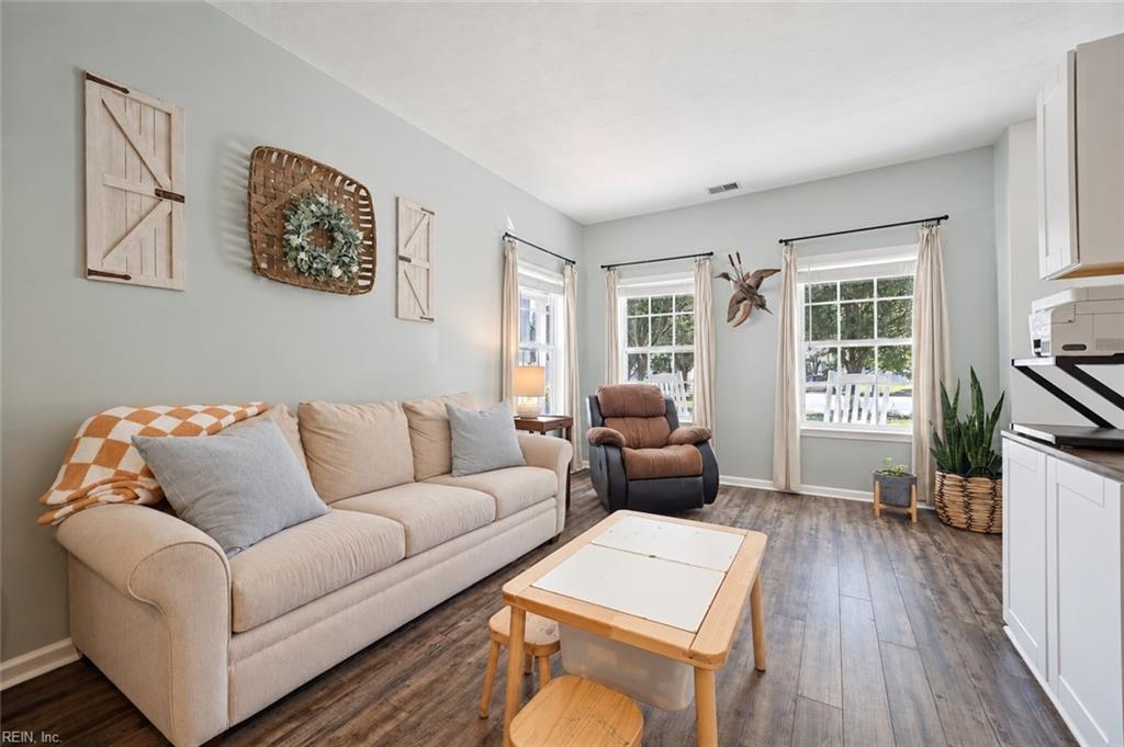 2045 Gravenhurst Dr Property Photo 22