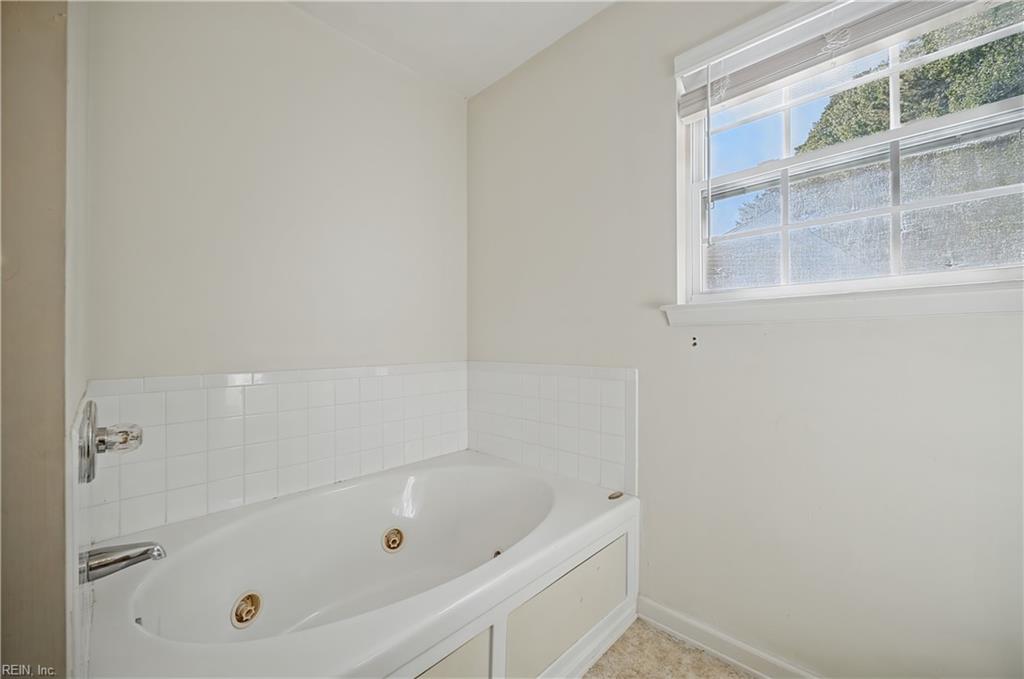 2045 Gravenhurst Dr Property Photo 31