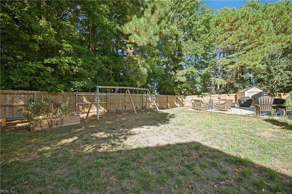 2045 Gravenhurst Dr Property Photo 43