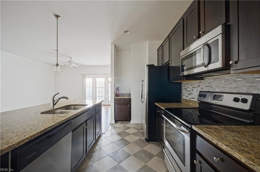 4304 Cattail Ln Property Photo 10
