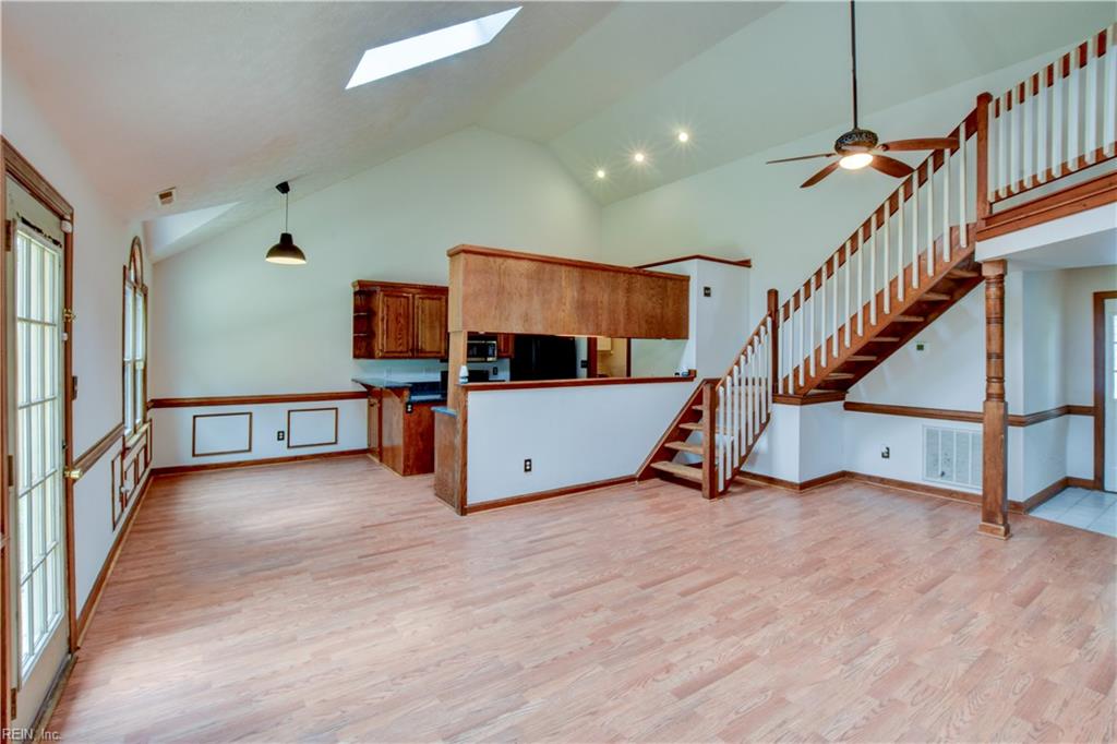 144 Lane Cres Property Photo 4