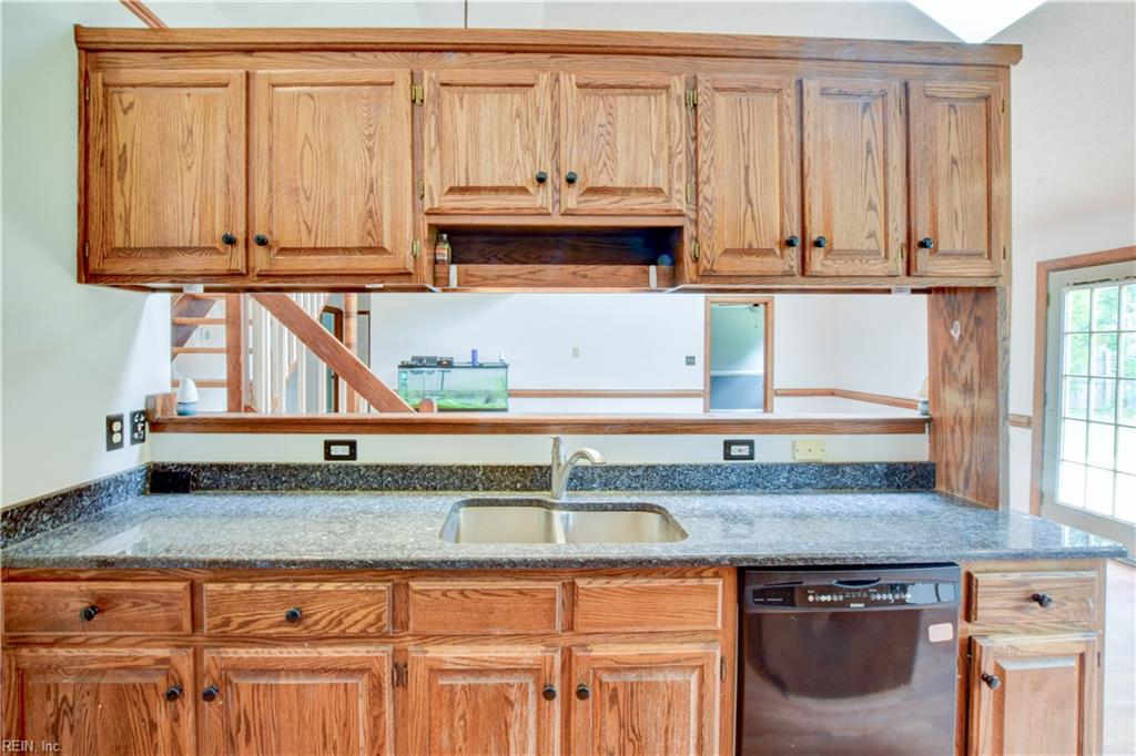 144 Lane Cres Property Photo 10