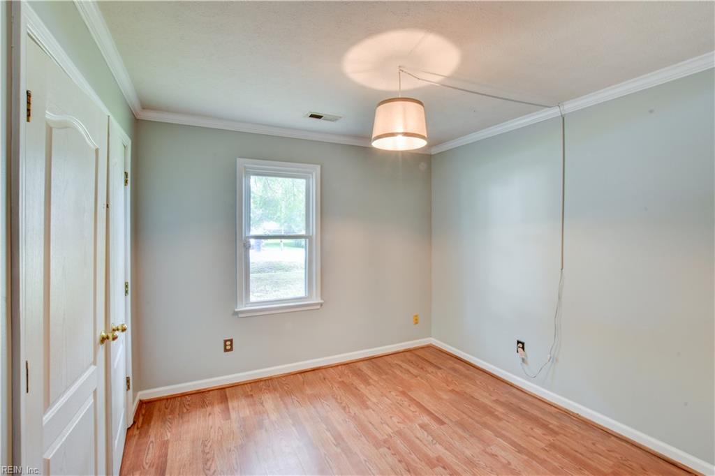 144 Lane Cres Property Photo 23