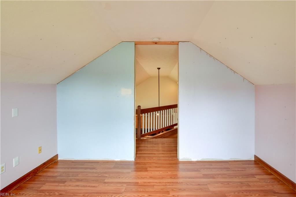 144 Lane Cres Property Photo 33