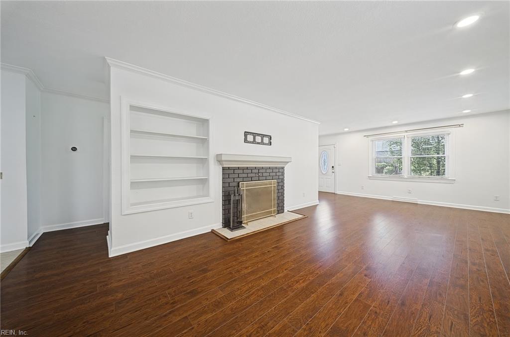 4914 Newport Ave Property Photo 7
