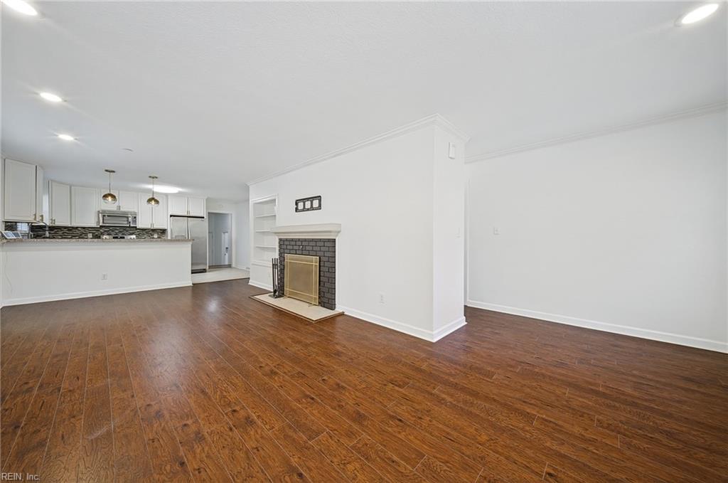 4914 Newport Ave Property Photo 9