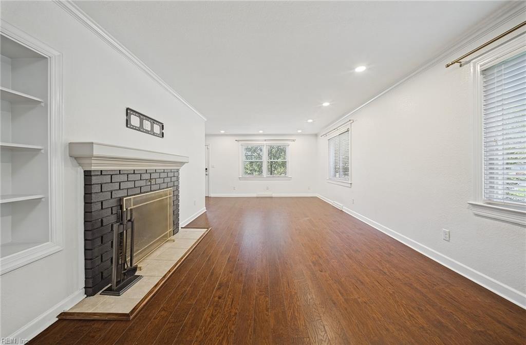 4914 Newport Ave Property Photo 10