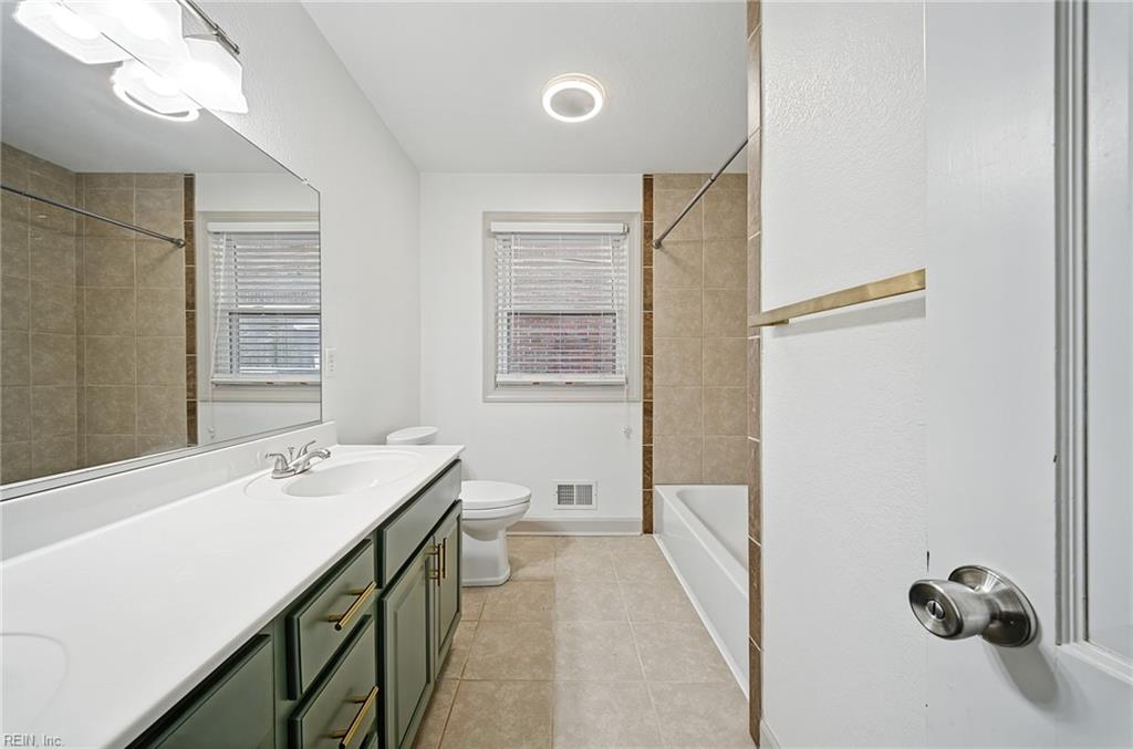 4914 Newport Ave Property Photo 24