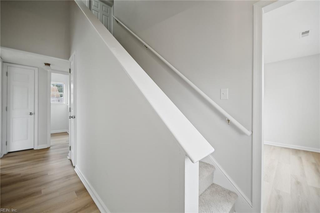 10 Harrogate Ln Property Photo 10