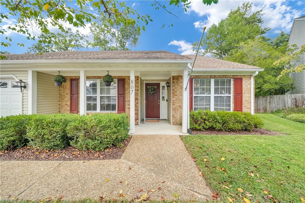 807 Brandsby Ct Property Photo 3