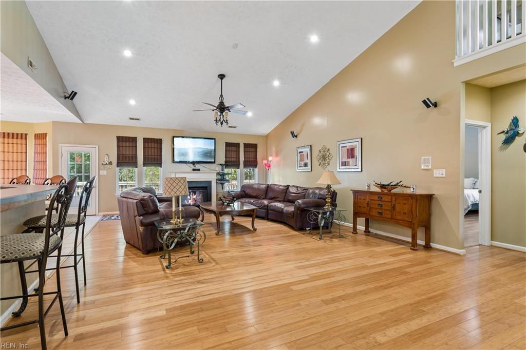 10142 Bolling Blvd Property Photo 11