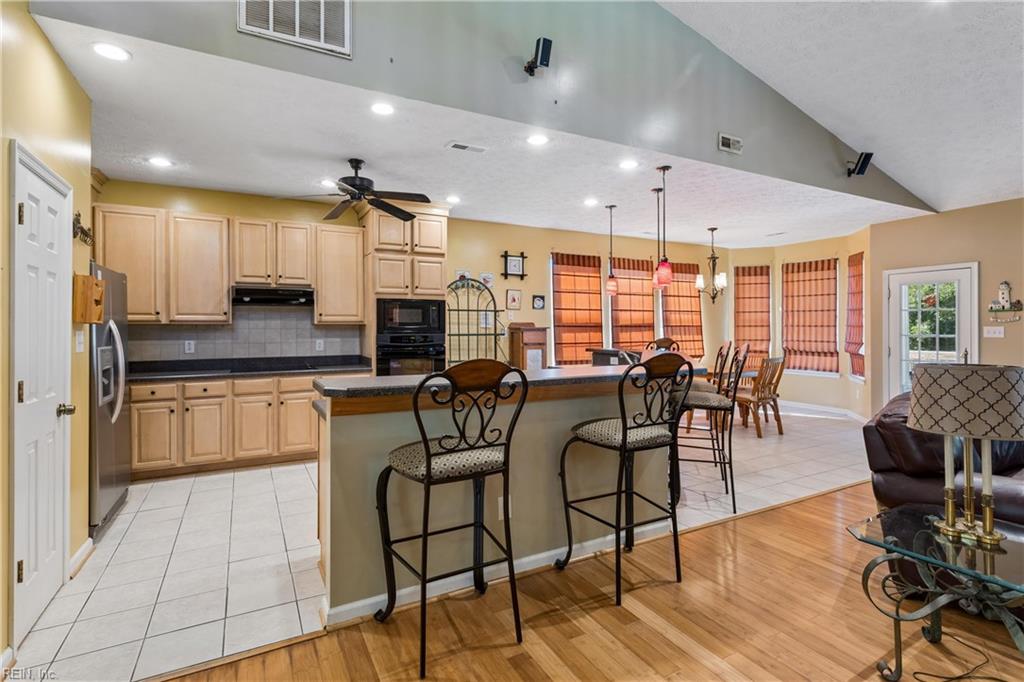 10142 Bolling Blvd Property Photo 15