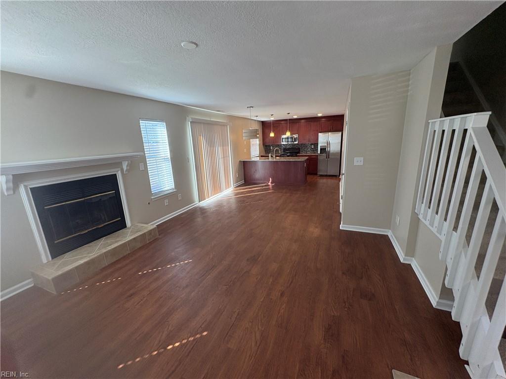 4422 Segovia Ct Property Photo 3