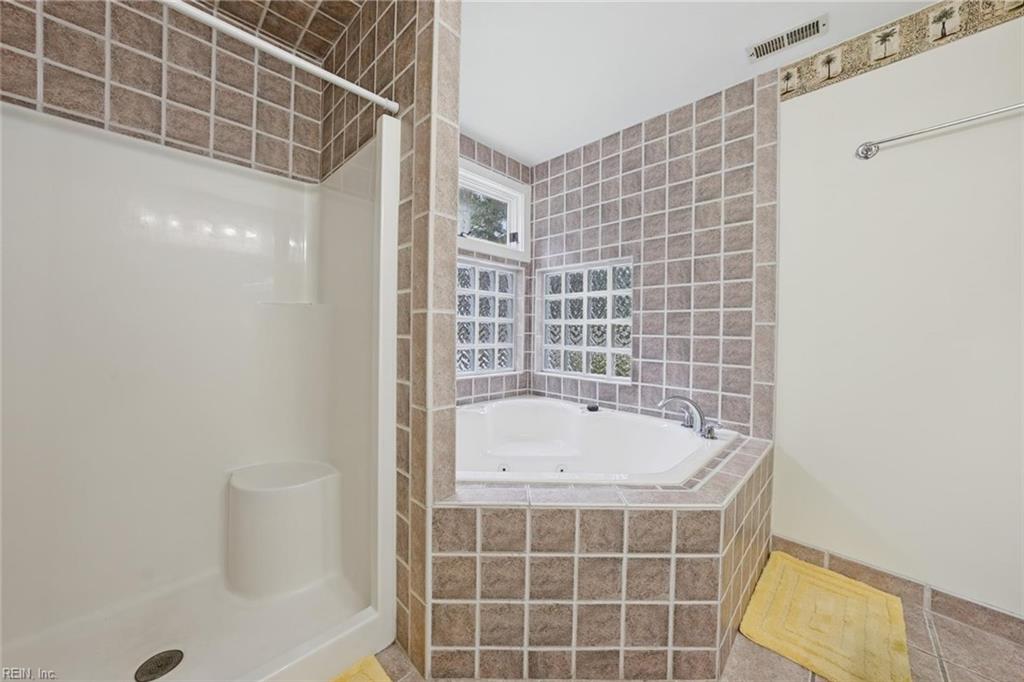 214 Sir Oliver Rd Property Photo 23
