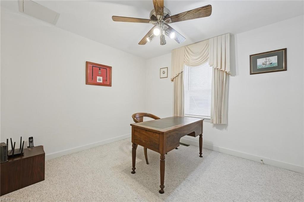 214 Sir Oliver Rd Property Photo 27