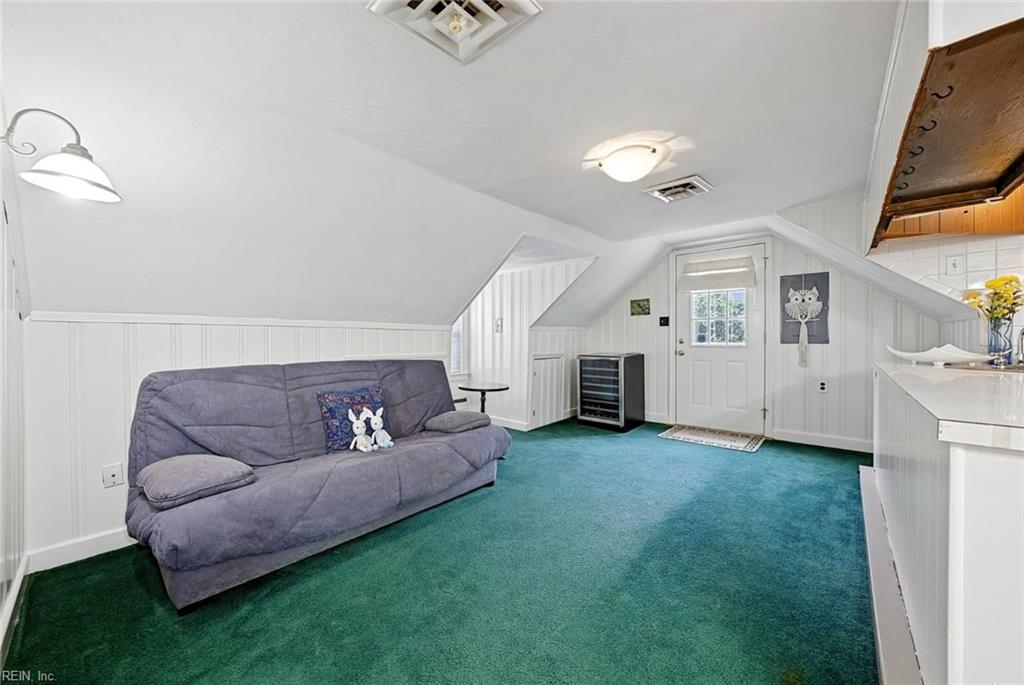 214 Sir Oliver Rd Property Photo 33