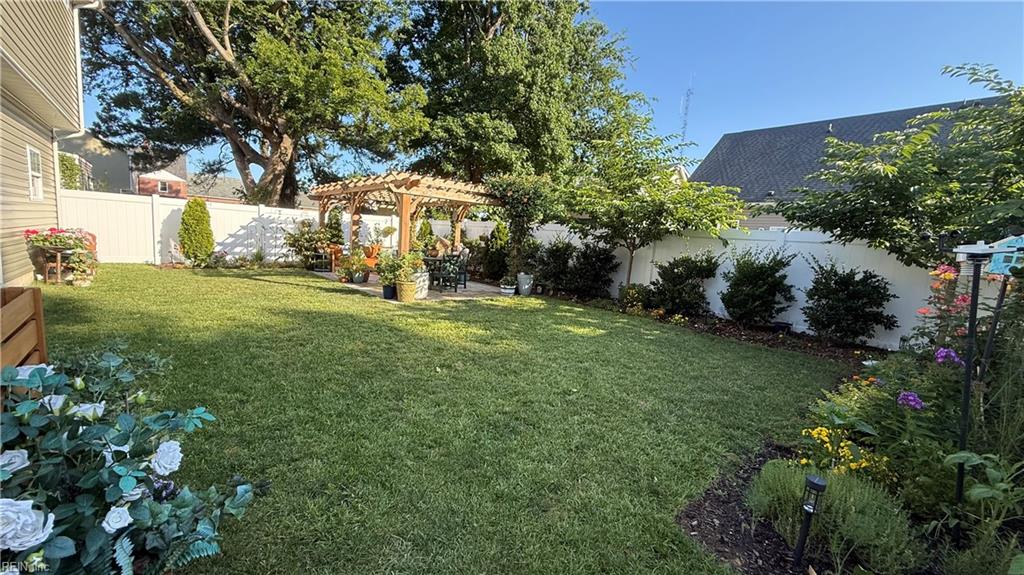 136 Filbert St Property Photo 19