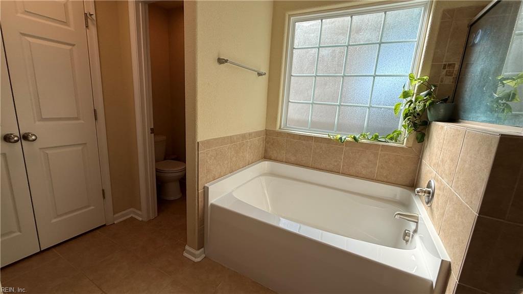 136 Filbert St Property Photo 25