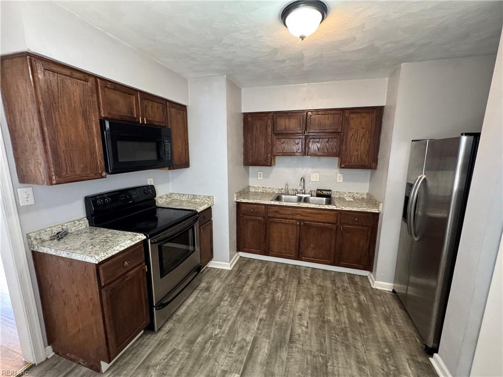 4308 Tides Ct Property Photo 4