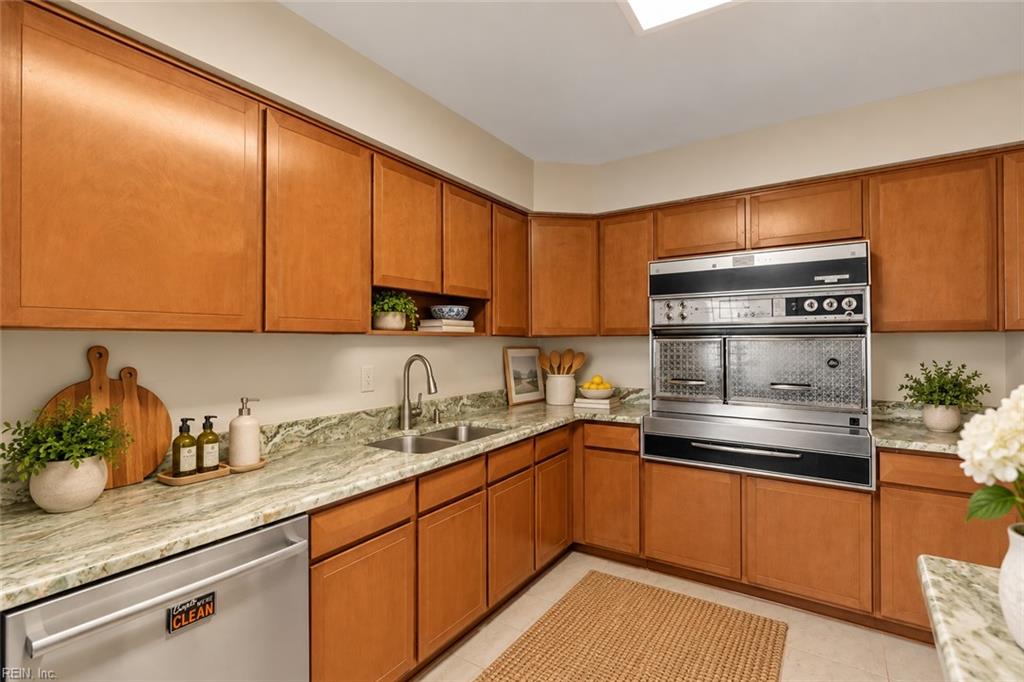 3601 Holly Rd Property Photo 12