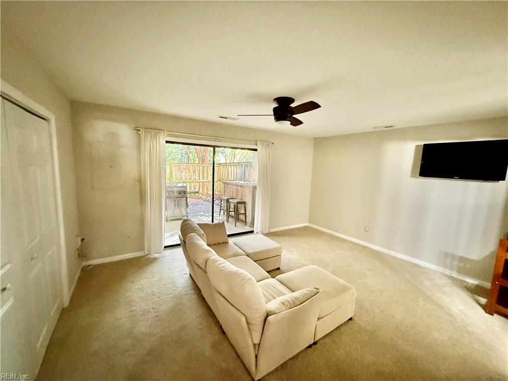 2306 Kingbird Ln Property Photo 4