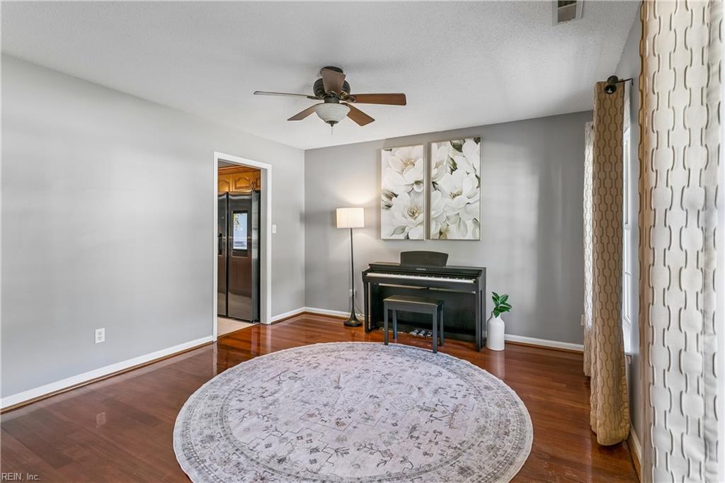28 Gallaer Ct Property Photo 5