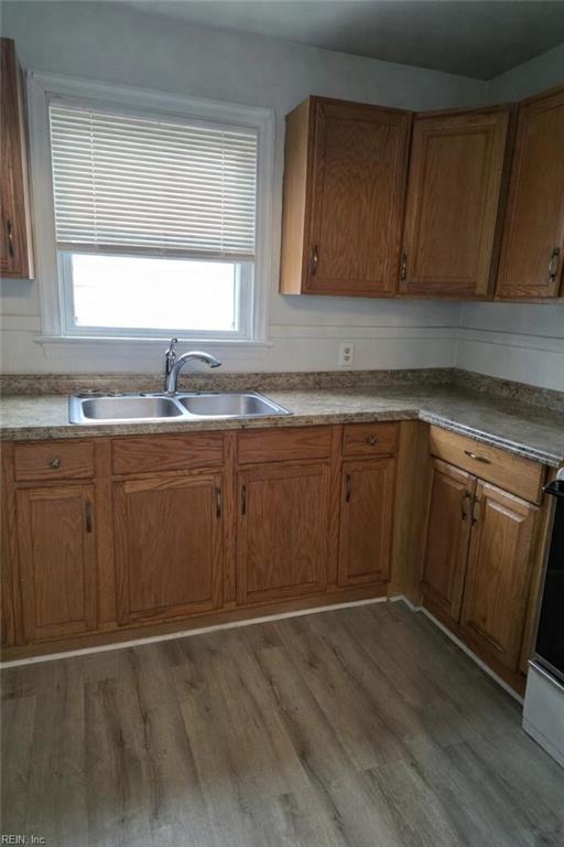 714 Grove St Property Photo 5