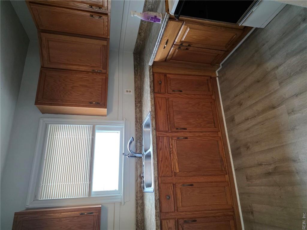 714 Grove St Property Photo 7