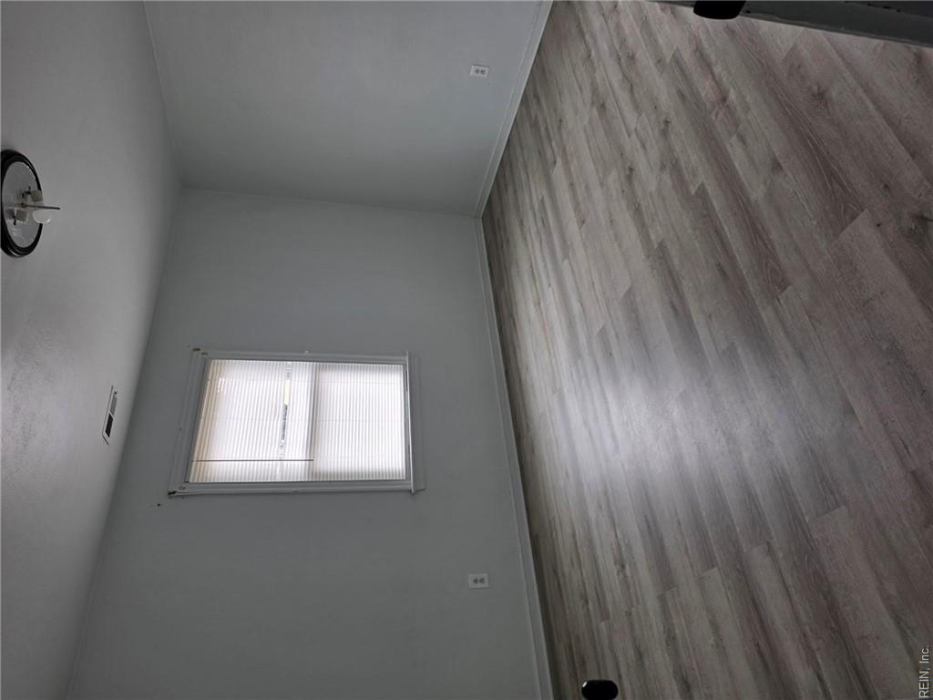 714 Grove St Property Photo 12