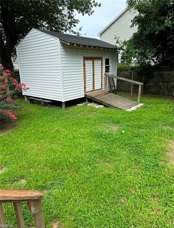 714 Grove St Property Photo 18