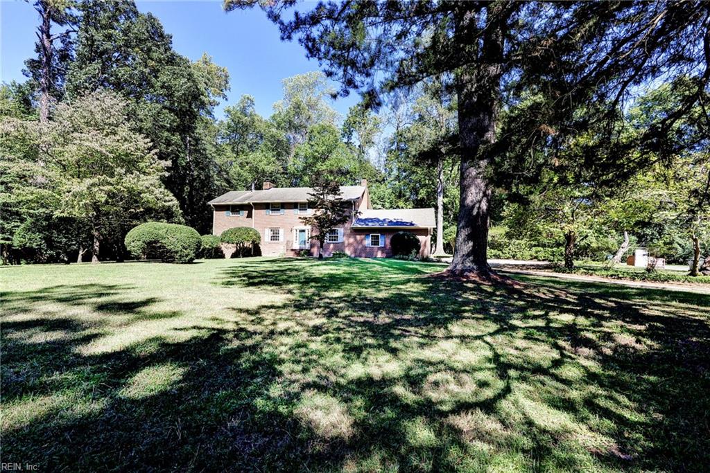 265 E Queens Dr Property Photo 1