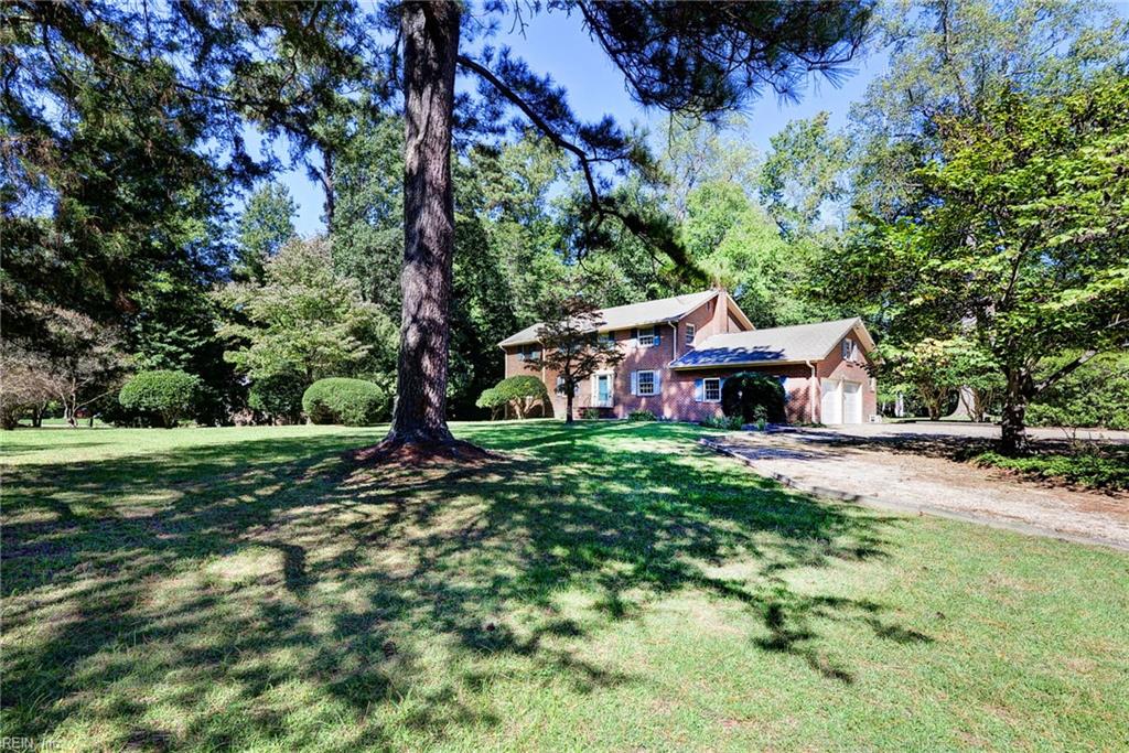265 E Queens Dr Property Photo 4