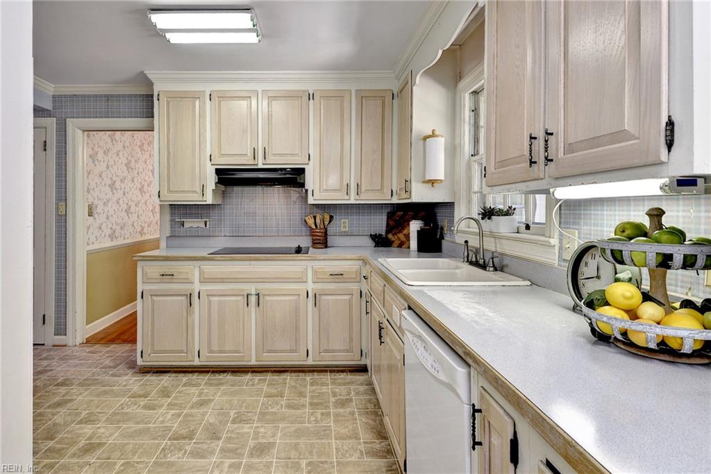 265 E Queens Dr Property Photo 28