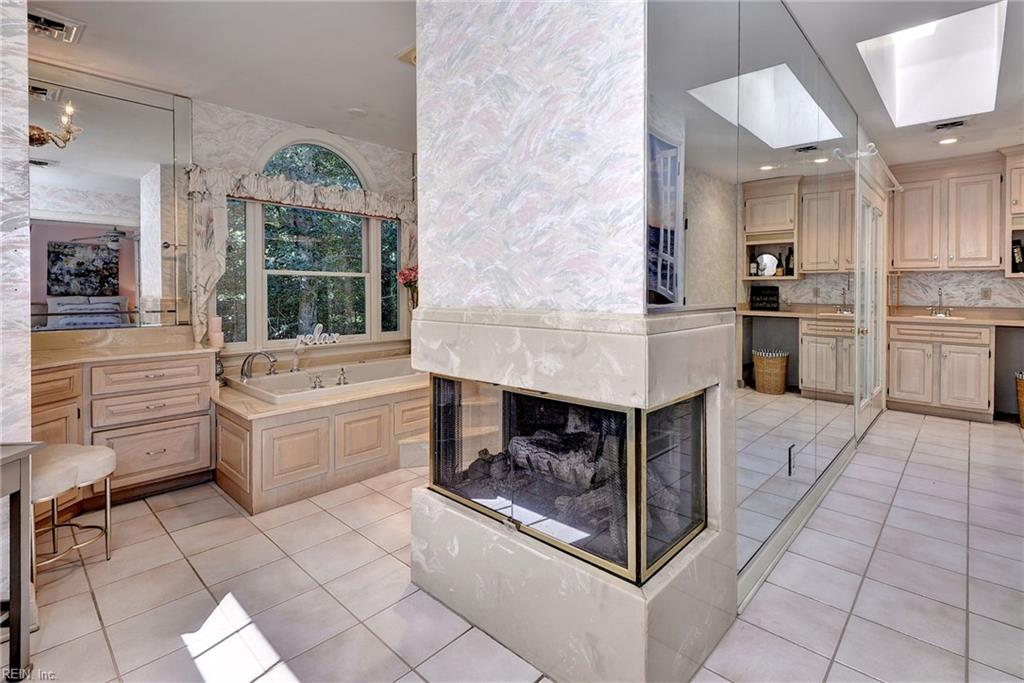 265 E Queens Dr Property Photo 42