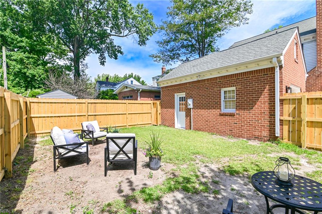 1109 Buckingham Ave Property Photo 45