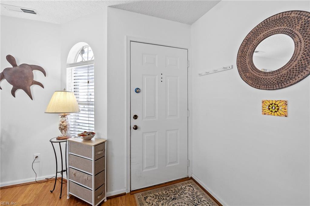 4620 Shallowford Cir Property Photo 3